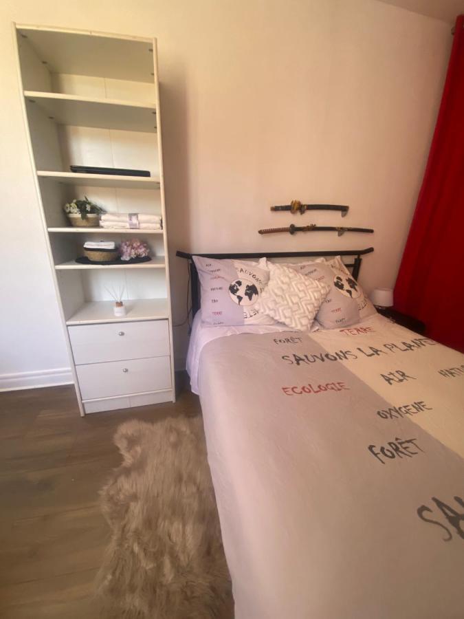 salle calme Libourne Esterno foto